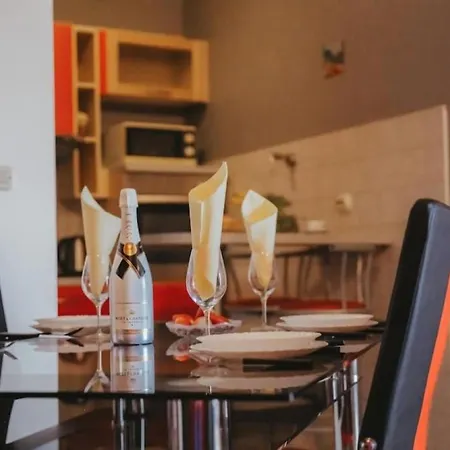 Apartment Lovely 1-bedroom W/ Seaview + Free Parking Trogir