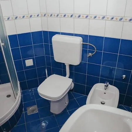 Lovely 1-bedroom W/ Seaview + Free Parking Apartment